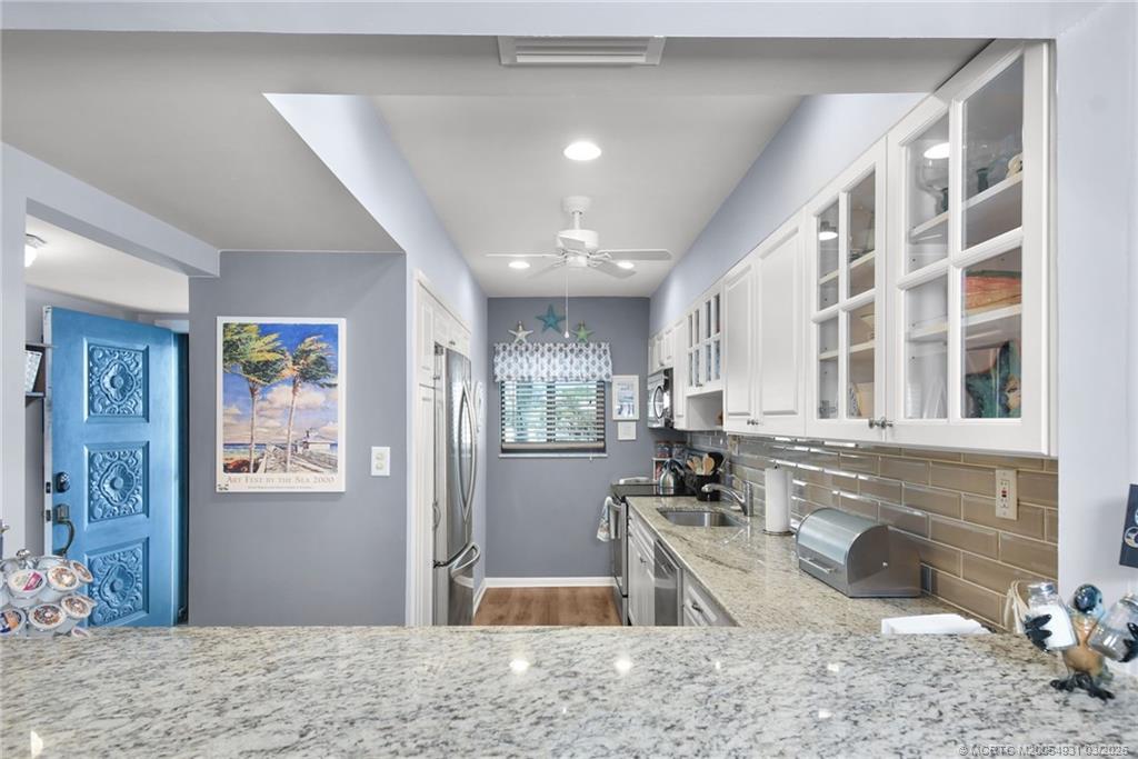 175 Southeast St Lucie Boulevard, Unit A90 Stuart, FL 34996 - Photo 18 of 46 Gorgeous Kitchen
