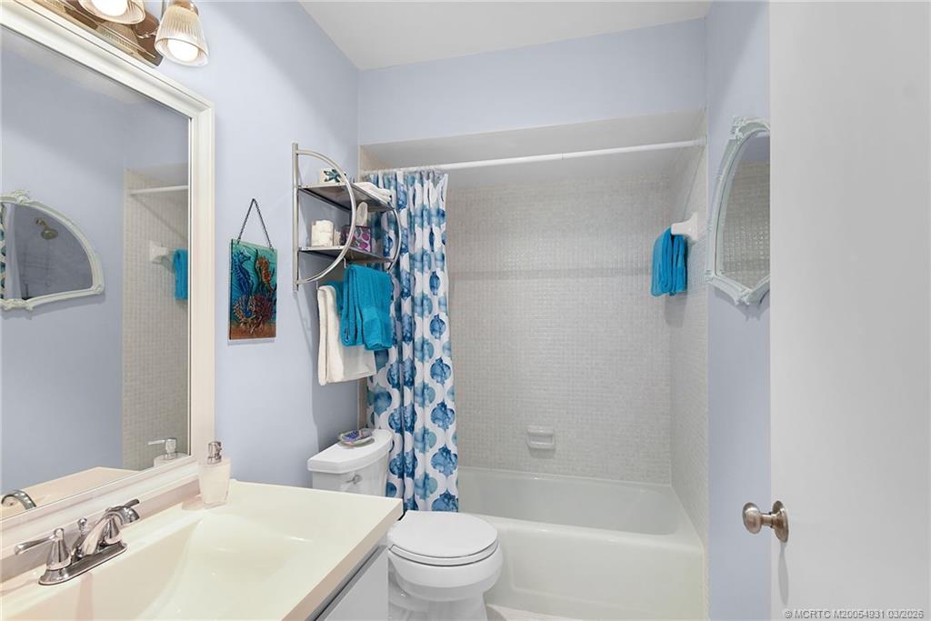 175 Southeast St Lucie Boulevard, Unit A90 Stuart, FL 34996 - Photo 25 of 46 Master Bathroom