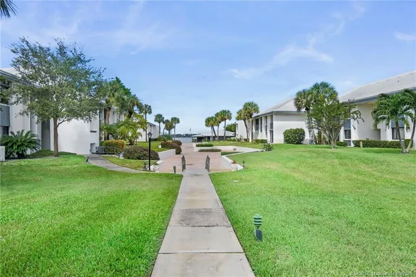 $279,000 | 175 Southeast St Lucie Boulevard, Unit A90, Stuart, FL 34996