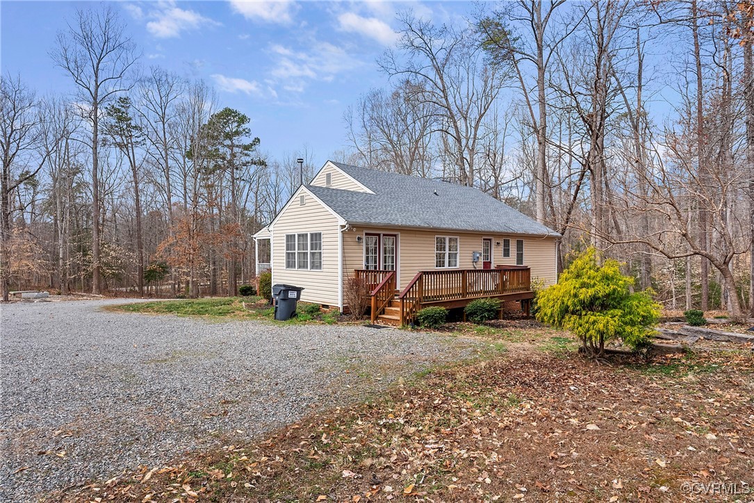 4350 Broadstreet Road Gum Spring, VA 23065 - Photo 4 of 48 a front view of a house with a yard
