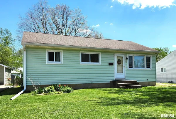 $130,000 | 122 Debruler Drive, Lincoln, IL 62656