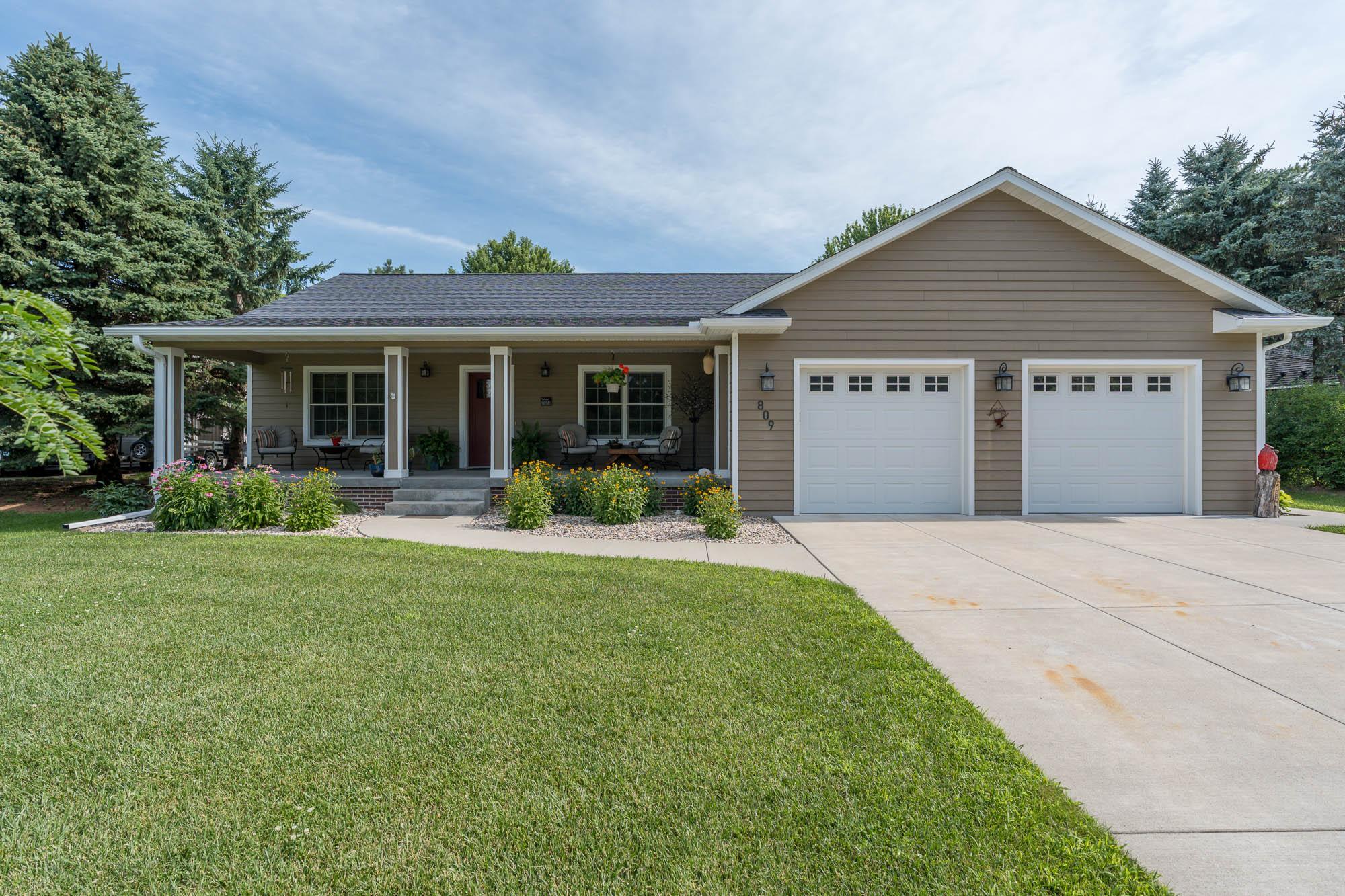 809 Spruce Place St. Peter, MN 56082 - Photo 1 of 49