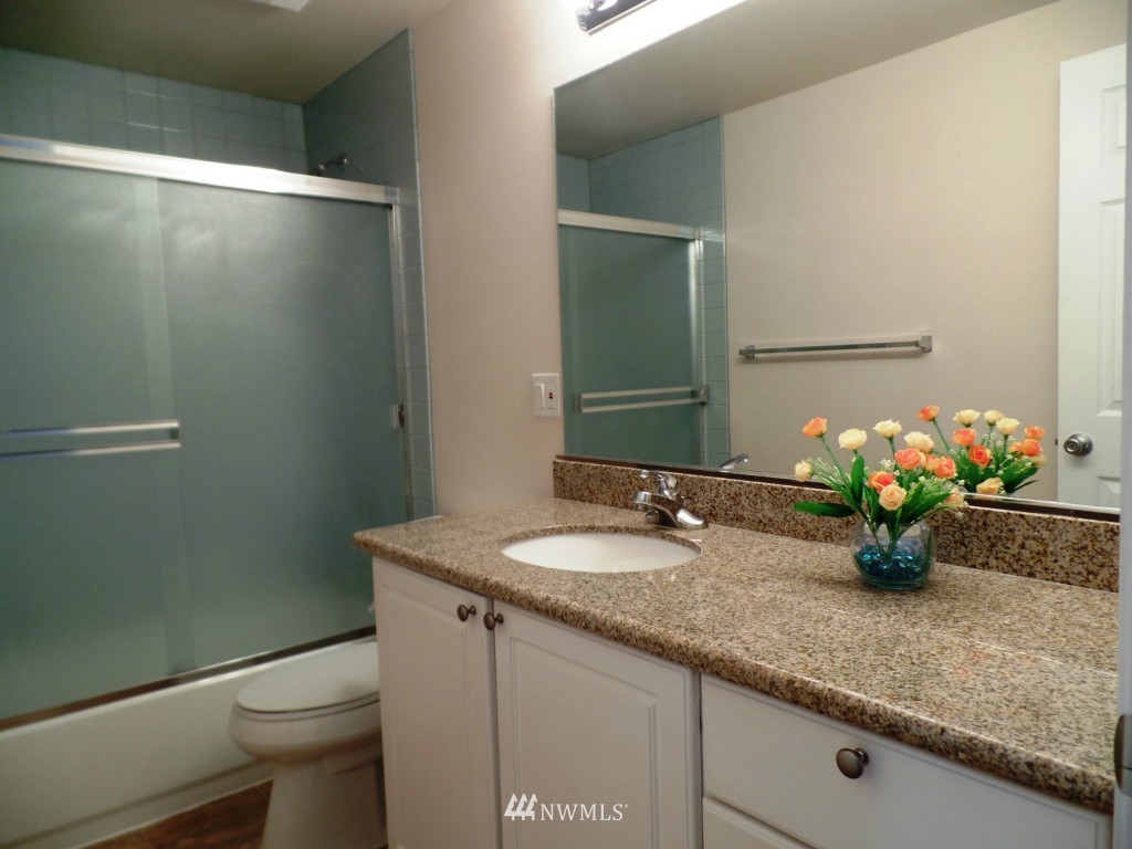 12118 Southeast 160th Street Renton, WA 98058 - Photo 11 of 25 Gallery Image 11