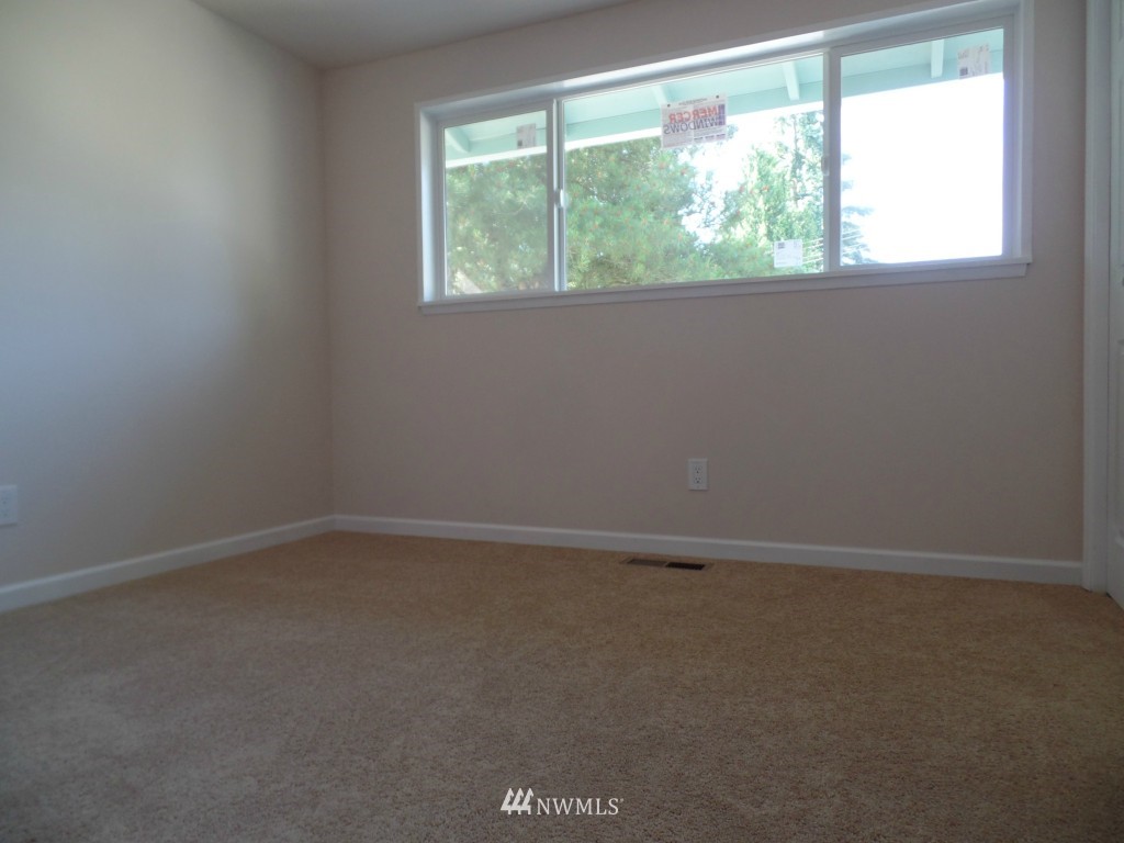 12118 Southeast 160th Street Renton, WA 98058 - Photo 12 of 25 Gallery Image 12