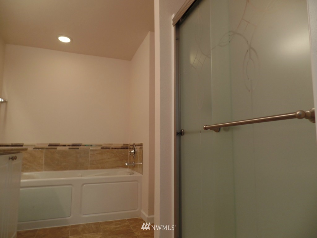 12118 Southeast 160th Street Renton, WA 98058 - Photo 14 of 25 Gallery Image 14