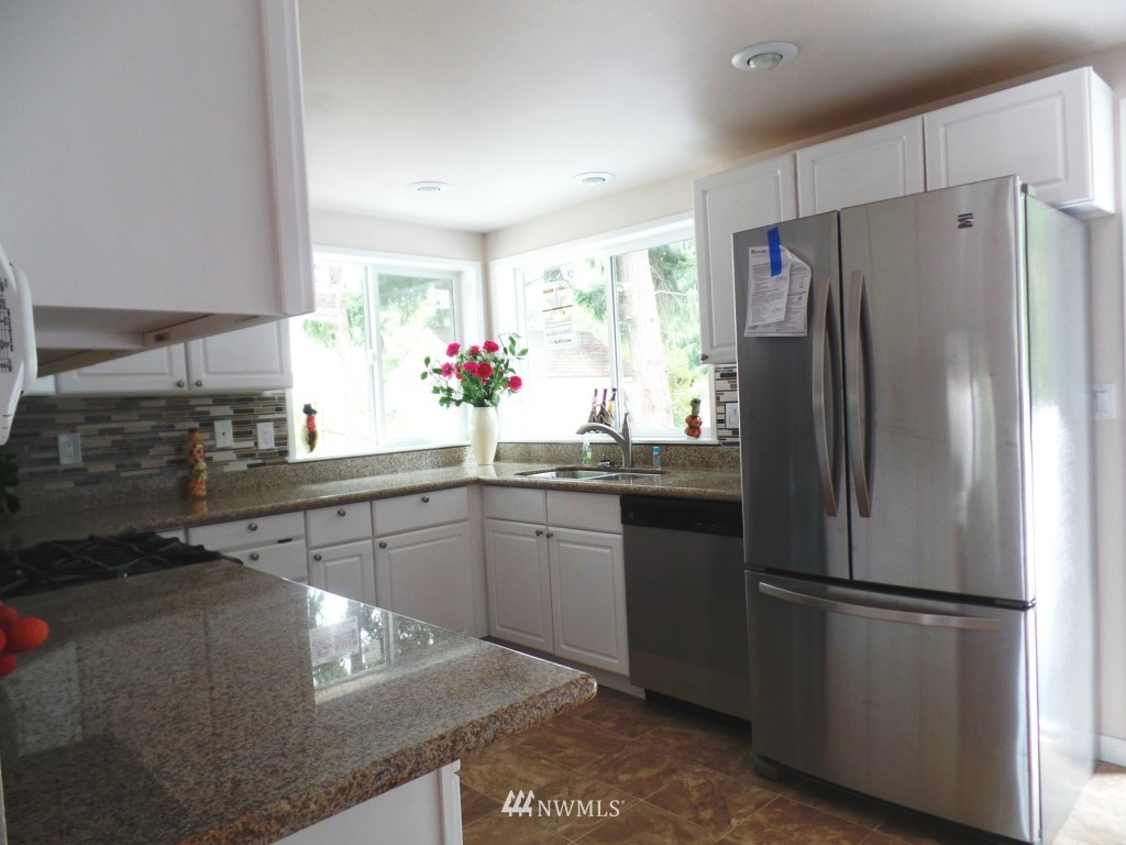 12118 Southeast 160th Street Renton, WA 98058 - Photo 9 of 25 Gallery Image 9