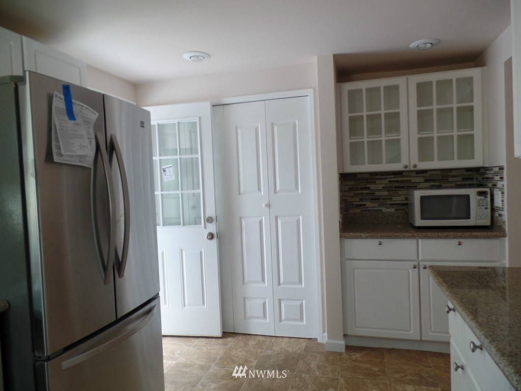 12118 Southeast 160th Street Renton, WA 98058 - Photo 10 of 25 Gallery Image 10
