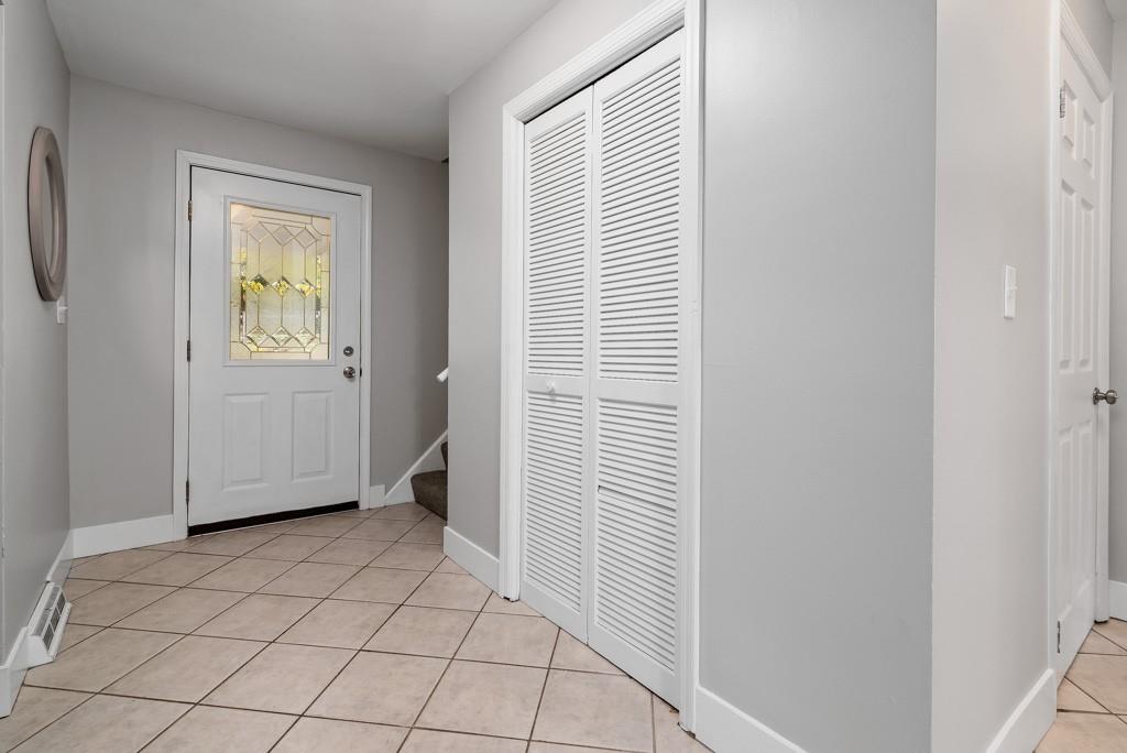 251 Hulton Road Verona, PA 15147 - Photo 2 of 25 Gallery Image 2