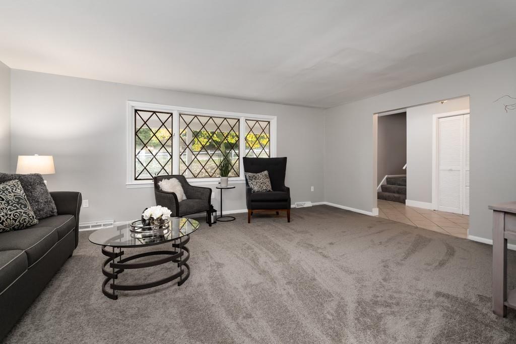 251 Hulton Road Verona, PA 15147 - Photo 4 of 25 Gallery Image 4