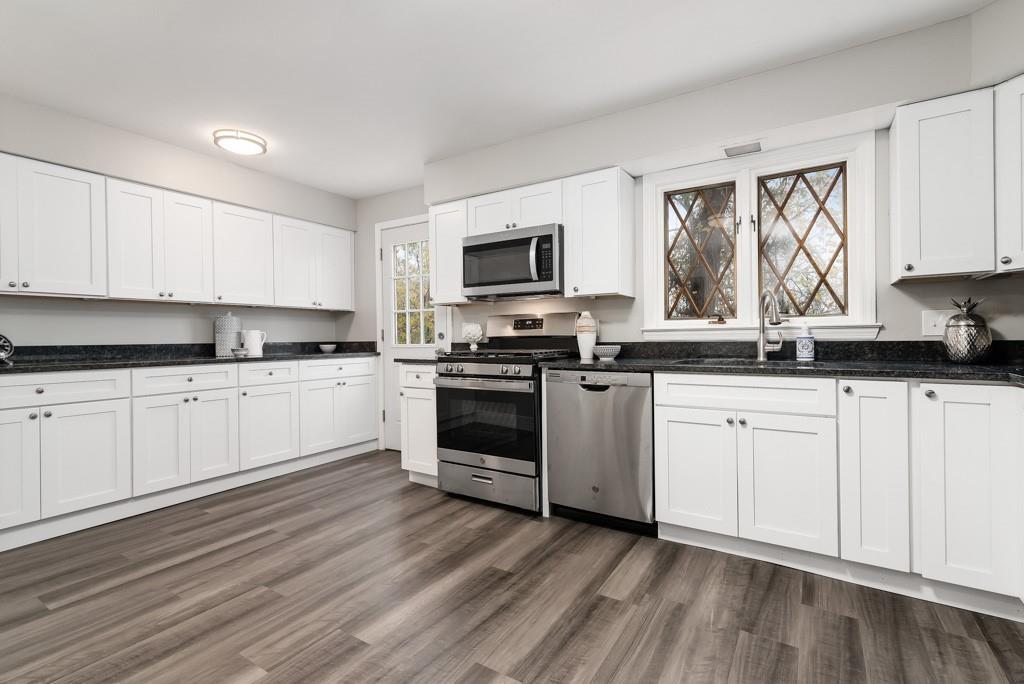 251 Hulton Road Verona, PA 15147 - Photo 6 of 25 Gallery Image 6
