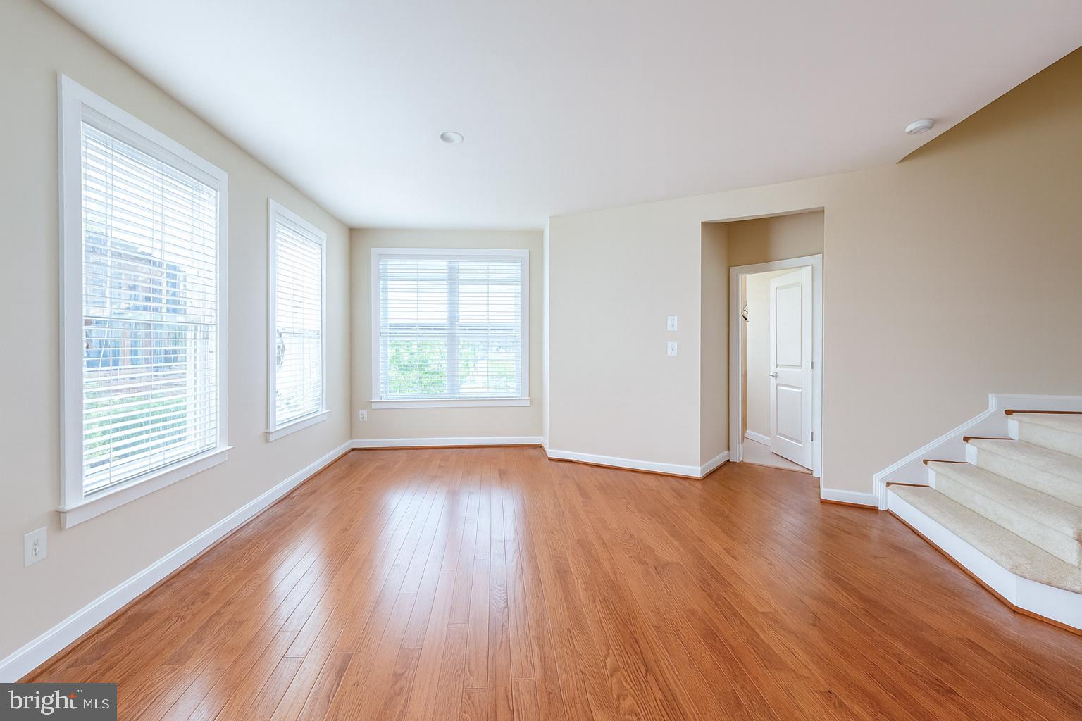 20769 Duxbury Terrace Ashburn, VA 20147 - Photo 11 of 41 Main Level