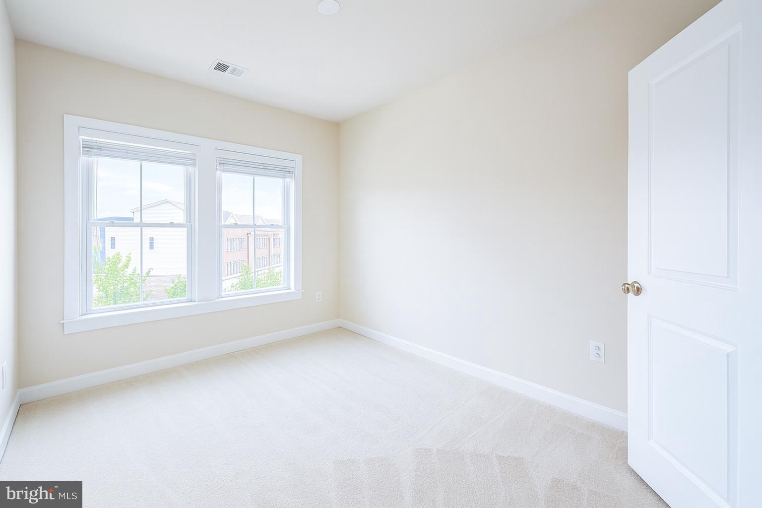 20769 Duxbury Terrace Ashburn, VA 20147 - Photo 18 of 41 Bedroom 2