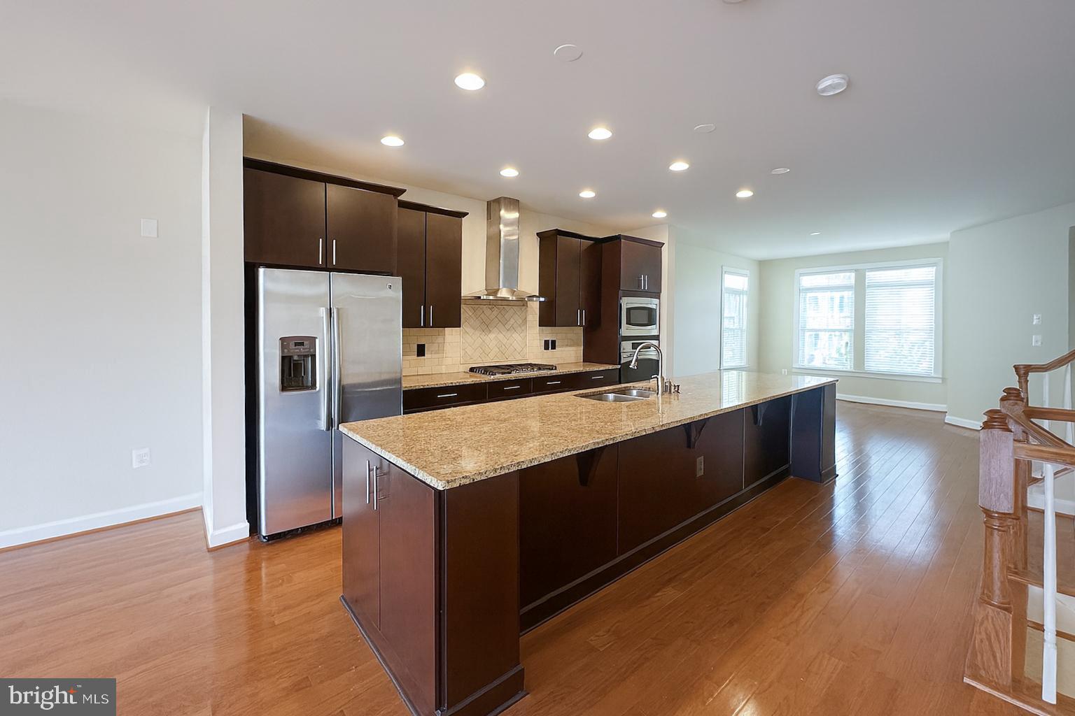 20769 Duxbury Terrace Ashburn, VA 20147 - Photo 5 of 41 Main Level