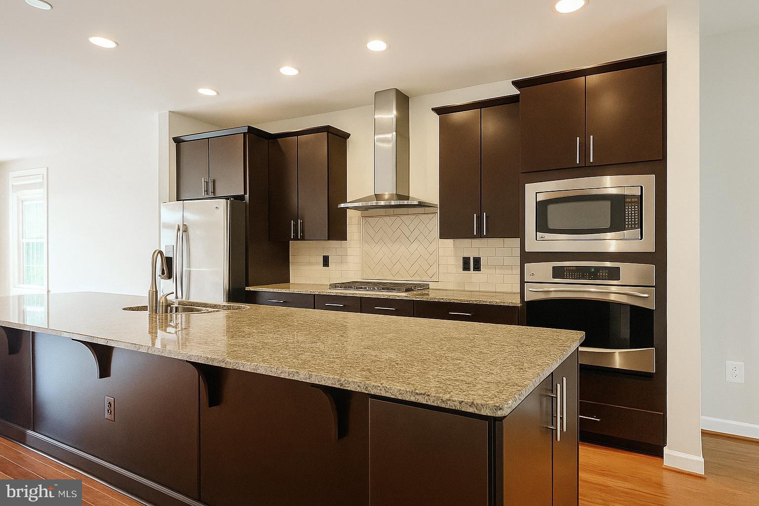 20769 Duxbury Terrace Ashburn, VA 20147 - Photo 8 of 41 Main Level