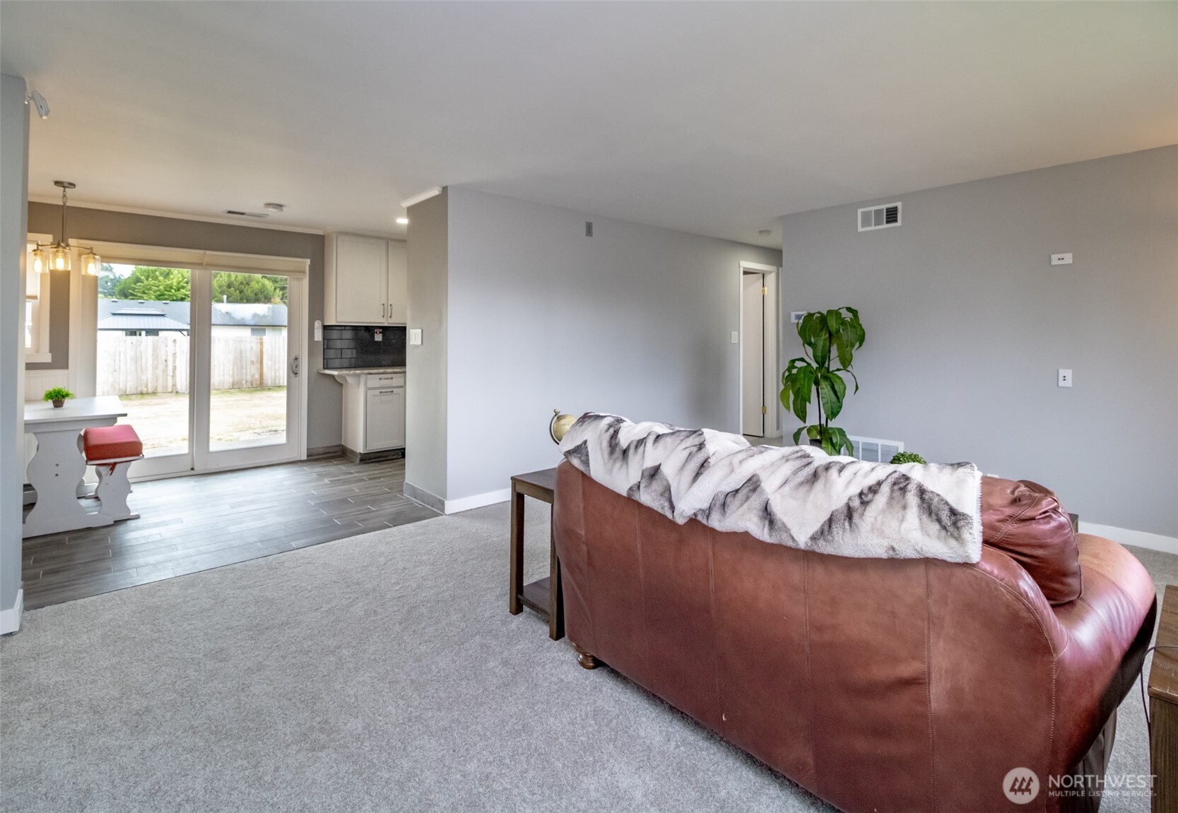 15735 Southeast 117th Street Renton, WA 98058 - Photo 5 of 26 Gallery Image 5
