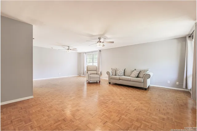 $337,500 | 8722 Midcrown Drive, Windcrest, TX 78239