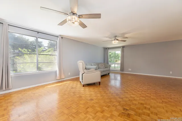 $337,500 | 8722 Midcrown Drive, Windcrest, TX 78239