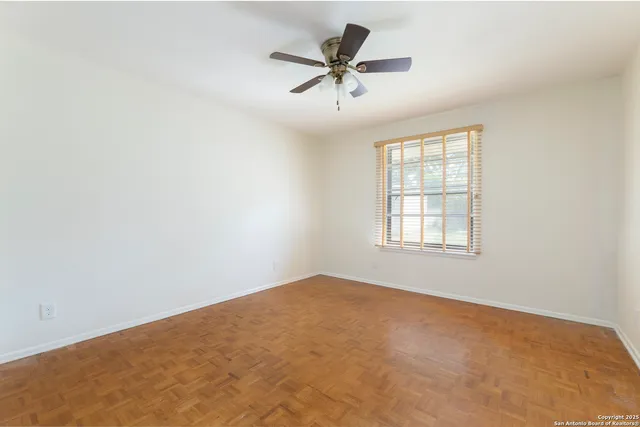 $337,500 | 8722 Midcrown Drive, Windcrest, TX 78239