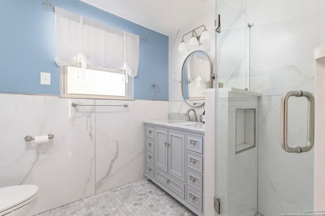 $337,500 | 8722 Midcrown Drive, Windcrest, TX 78239