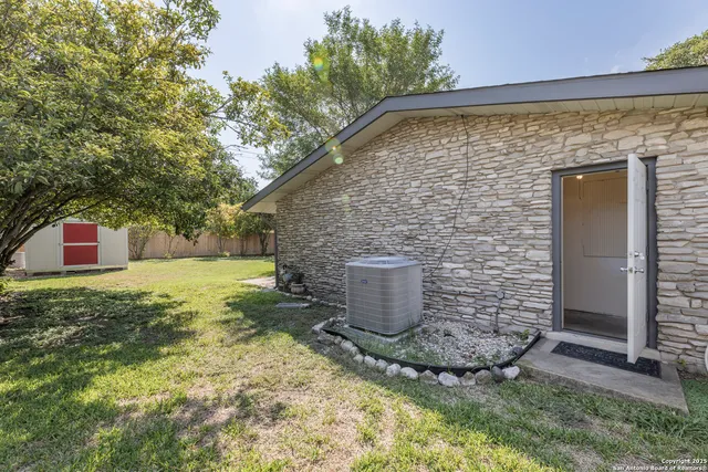 $337,500 | 8722 Midcrown Drive, Windcrest, TX 78239