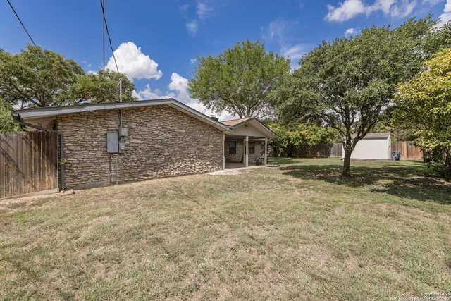 $337,500 | 8722 Midcrown Drive, Windcrest, TX 78239