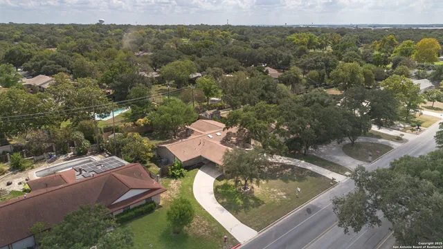 $337,500 | 8722 Midcrown Drive, Windcrest, TX 78239