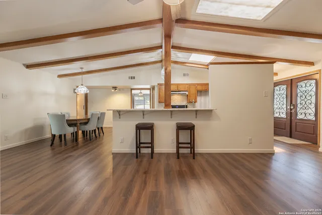 $337,500 | 8722 Midcrown Drive, Windcrest, TX 78239