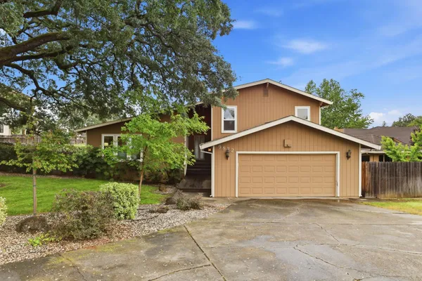 $740,000 | 9872 Oakplace East, Folsom, CA 95630