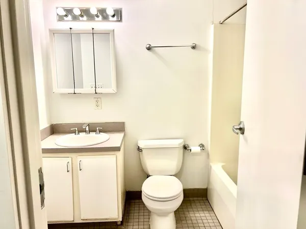 $4,800 | 534-538 Commonwealth Avenue, Unit 5D, Boston, MA 02215