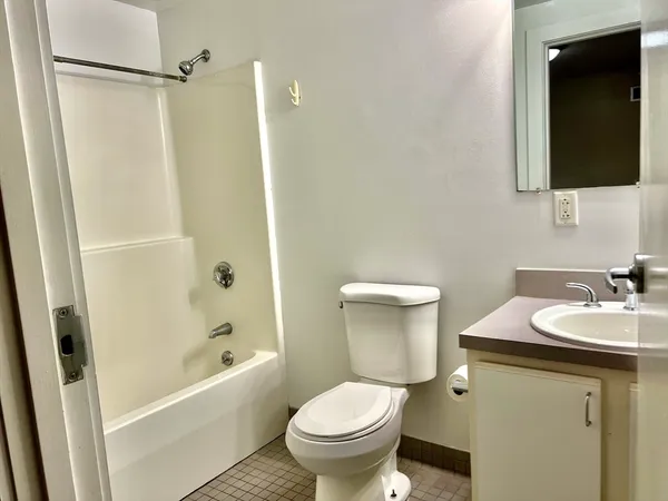 $4,800 | 534-538 Commonwealth Avenue, Unit 5D, Boston, MA 02215