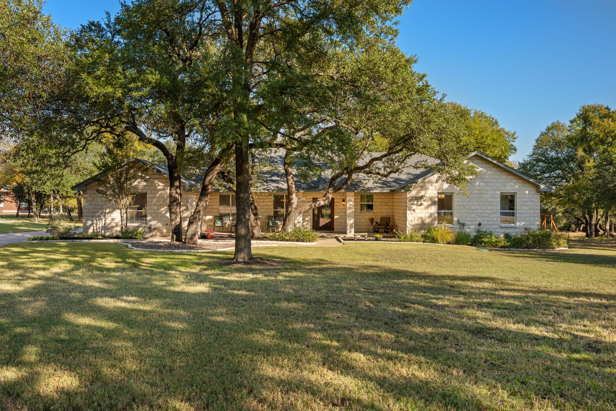 109 Ridge View Drive Georgetown, TX 78628 - Photo 7 of 40