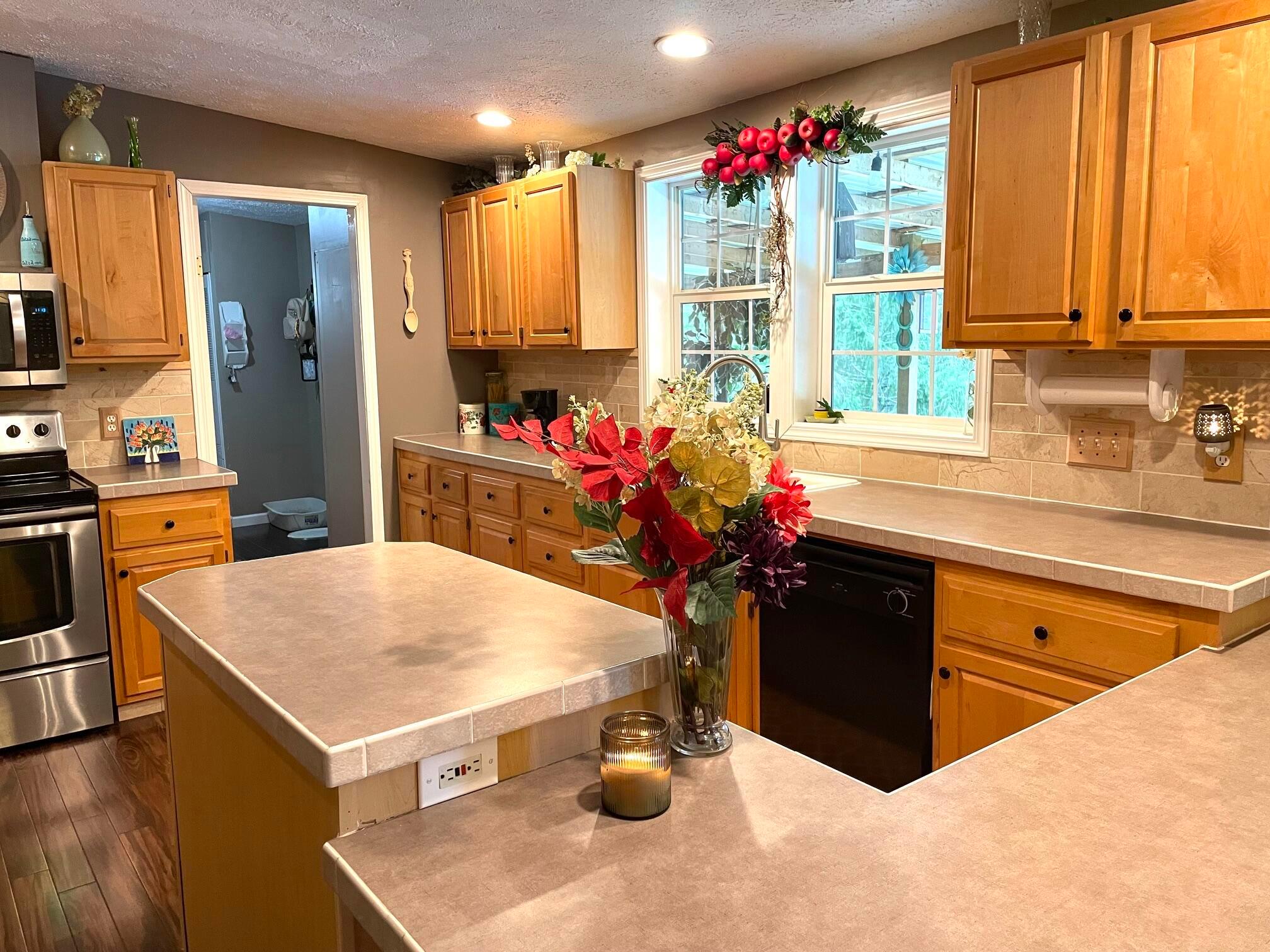 16282 Cox Road Logan, OH 43138 - Photo 11 of 40 IMG_9295