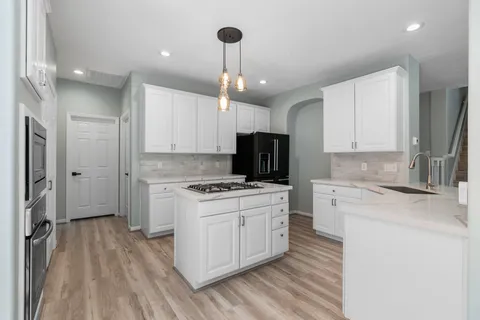 $715,000 | 38 Terraglen Drive, The Woodlands, TX 77382