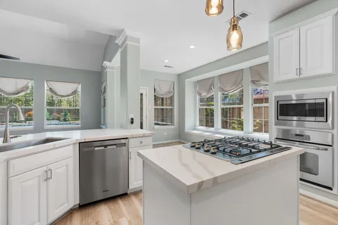 $715,000 | 38 Terraglen Drive, The Woodlands, TX 77382