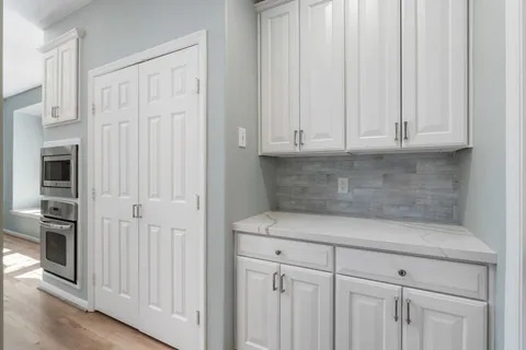 $715,000 | 38 Terraglen Drive, The Woodlands, TX 77382