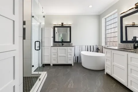 $715,000 | 38 Terraglen Drive, The Woodlands, TX 77382