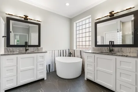 $715,000 | 38 Terraglen Drive, The Woodlands, TX 77382