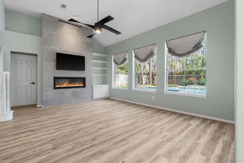 $715,000 | 38 Terraglen Drive, The Woodlands, TX 77382