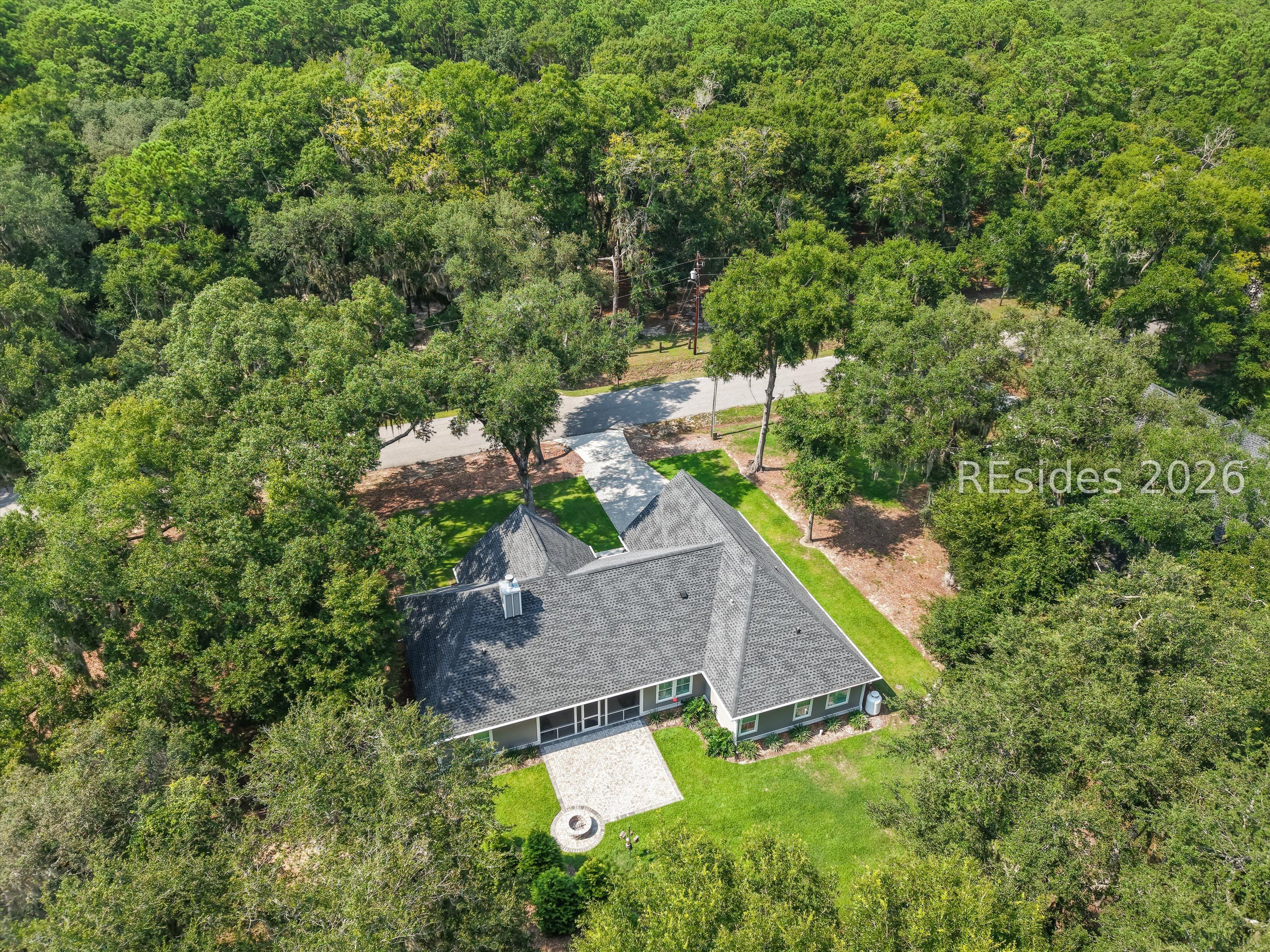 24 Alumni Road Beaufort, SC 29907 - Photo 7 of 44