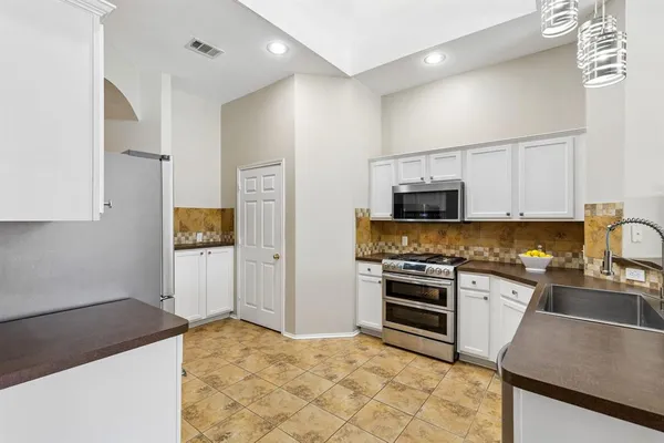 $415,000 | 6415 Lakewood Drive, Sachse, TX 75048