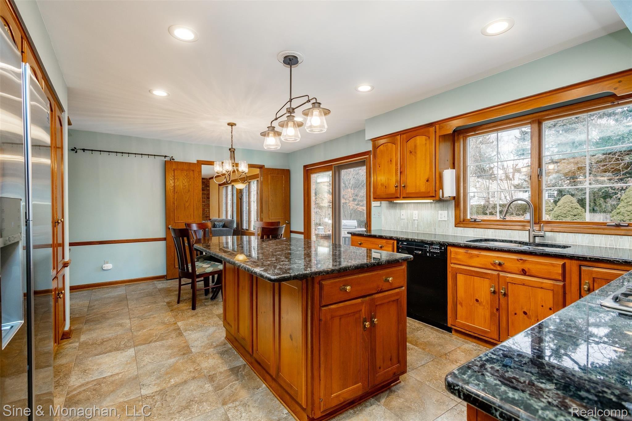96 Lewiston Road Grosse Pointe, MI 48236 - Photo 10 of 76 96 Lewiston Int S012.jpg