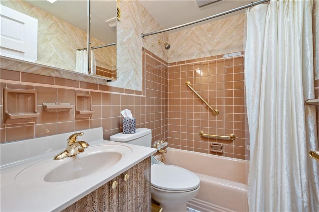 206 Washington Road Pittsburgh, PA 15221 - Photo 13 of 19 Gallery Image 13