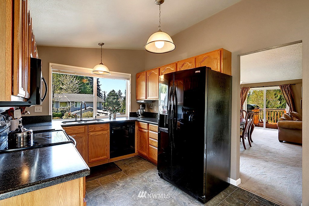 21815 8th Place West Bothell, WA 98021 - Photo 15 of 25