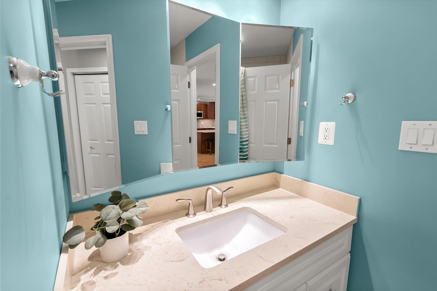 12405 Lime Kiln Road Fulton, MD 20759 - Photo 31 of 50 Hallway Full Bathroom