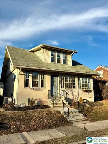 $2,100 | 1921 West Highland Street, Allentown, PA 18104