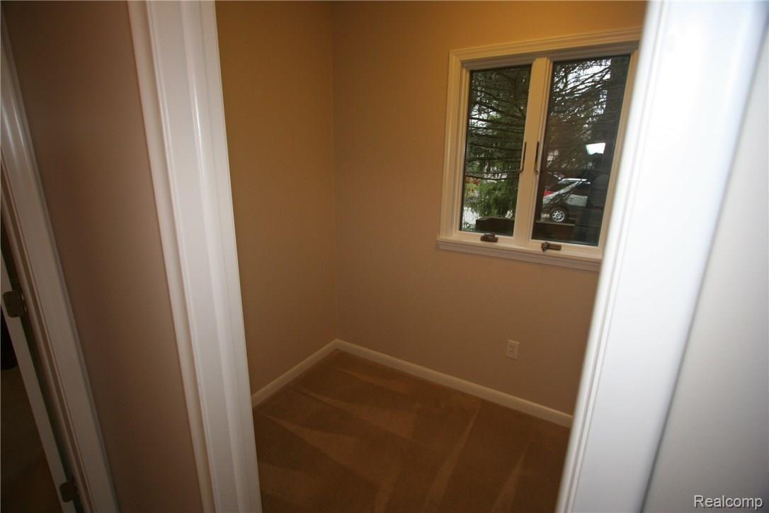 5193 King Road Howell, MI 48843 - Photo 13 of 25 Could be computer area, walk-in closet, or first floor laundry!
