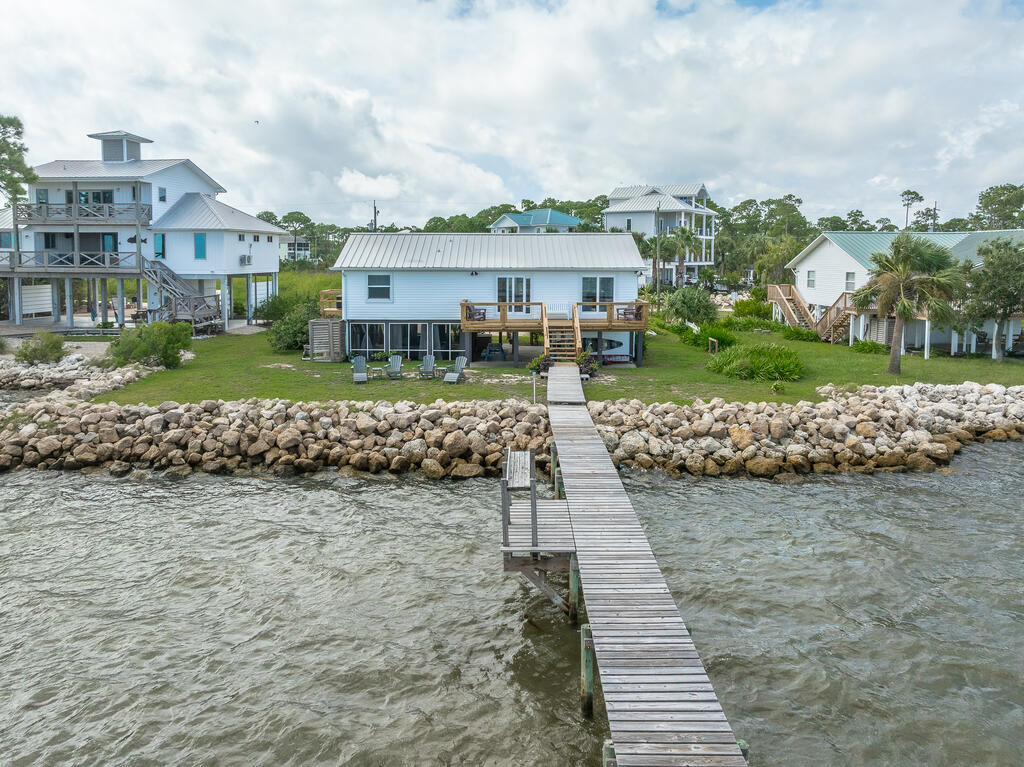 409 North Sawyer Street St. George Island, FL 32328 - Photo 4 of 38 Gallery Image 4