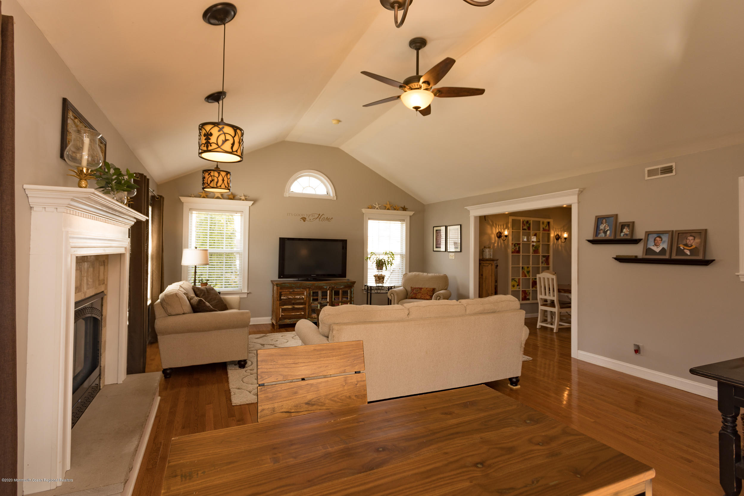 326 Privateer Road Manahawkin, NJ 08050 - Photo 10 of 34 Great Room 1b