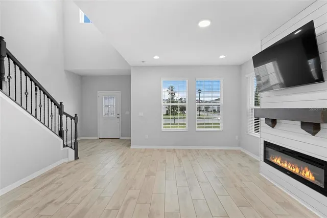 a view of livingroom with hardwood floor