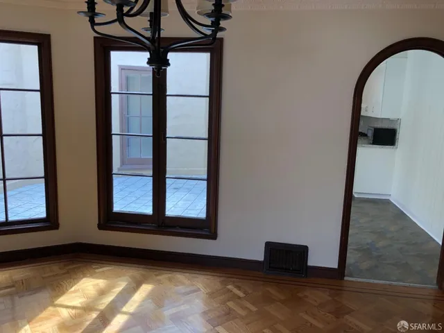 $7,500 | Avenue, San Francisco, CA 94122